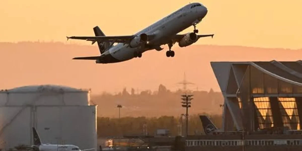 International Airlines avoiding Pakistan Airspace amid India tensions