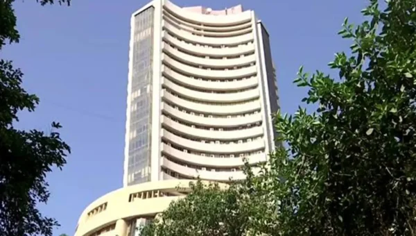 Sensex, Nifty end in positive territory
