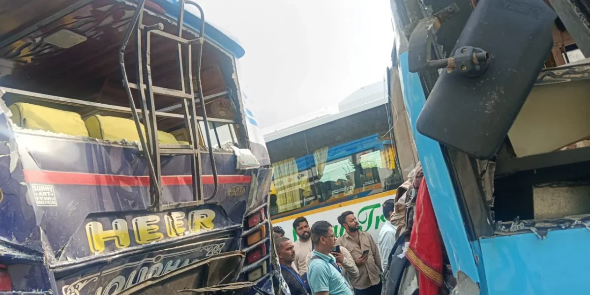 25 Amarnath Pilgrims Sustain Minor Injuries in Road Accident in J&K