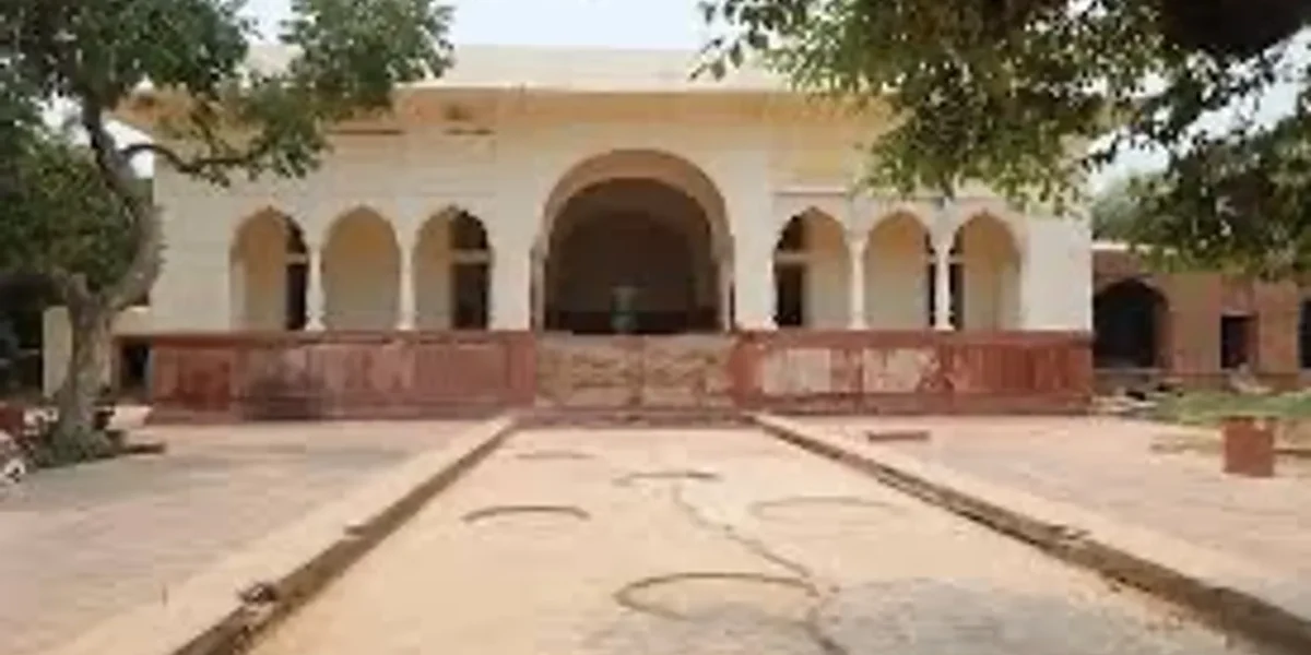 Delhi’s Sheesh Mahal reopens after centuries in Shalimar Bagh