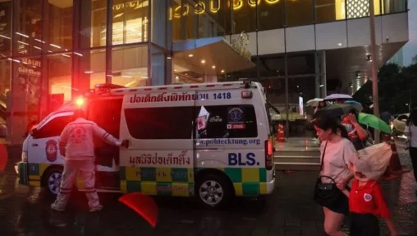 Thailand shooting: 6 killed after gunman opens fire at Bangkok food market