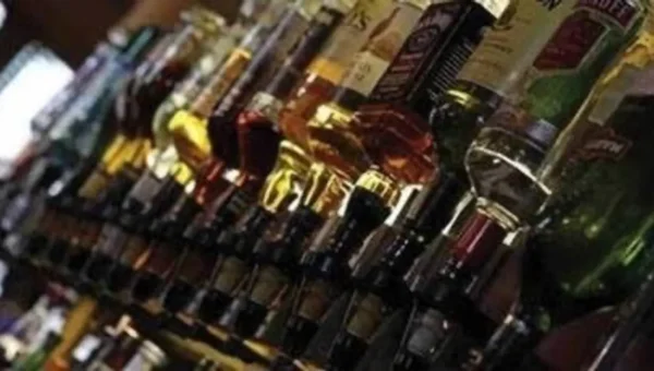 Vadodara SMC seizes IMFL worth ₹45 lakh in prohibition raid near Kapurai crossroads