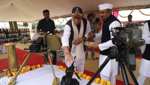 Union Defence Minister warns Pakistan of decisive response to any sir creek misadventure
