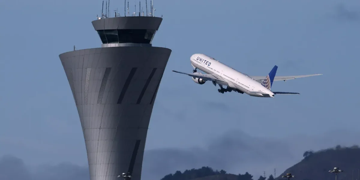 US Govt shutdown grounds hundreds of flights