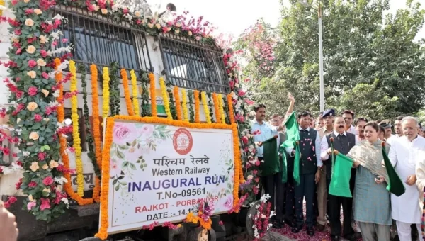 Union Minister Mansukh Mandaviya Flages off two-special trains in Gujarat