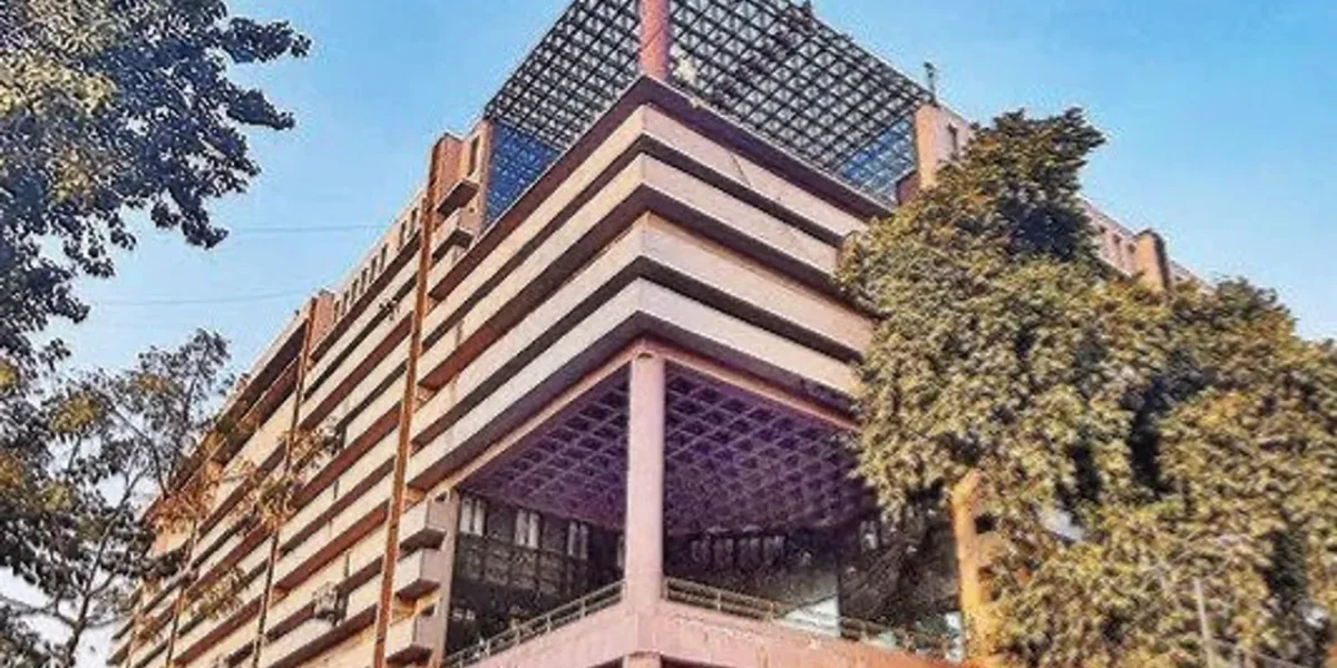 AMC collects ₹1,270 cr property tax in 7 months, 445 defaulters’ properties placed under lien