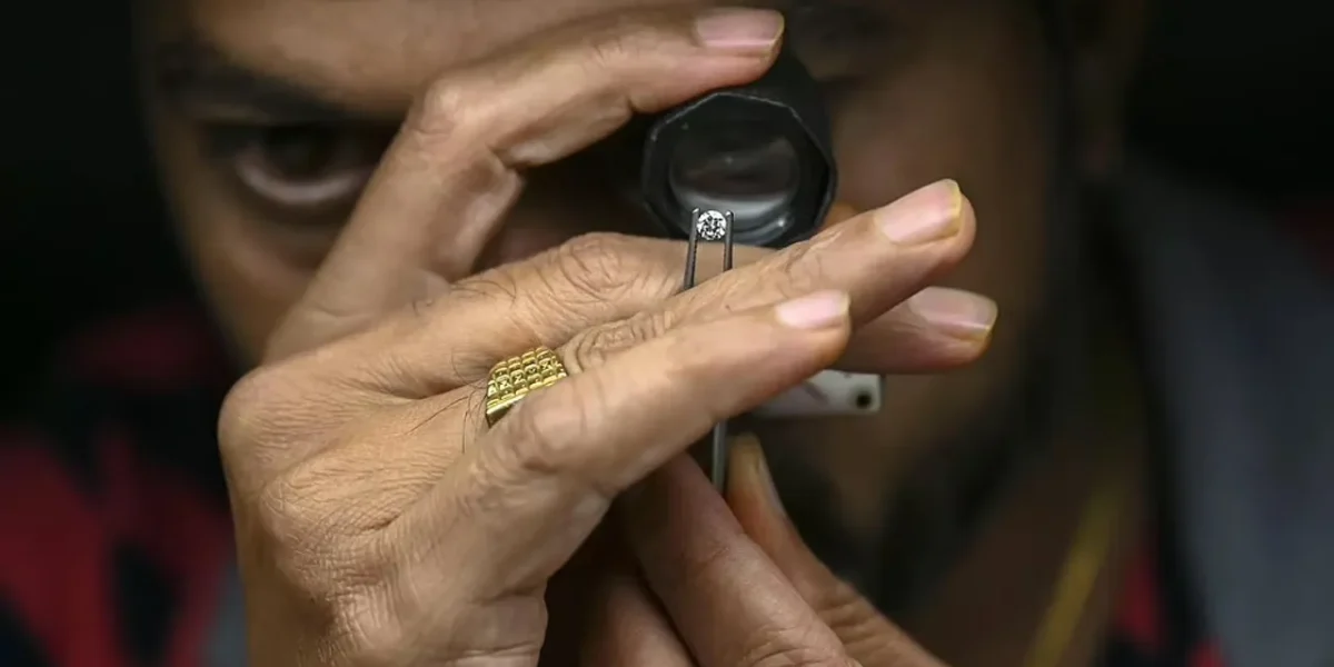 Bhavnagar diamond industry in crisis: 1,500 units remain shut