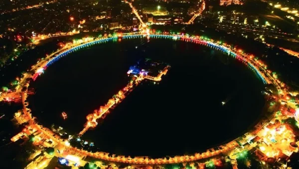 Kankaria Carnival is free for visitors, but insurance clause seeks valid ticket for compensation in case of accident
