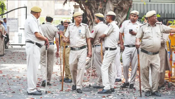Ahead of New Year, Delhi Police Arrest 285, Seize Weapons and Drugs in ‘Operation Aaghat 3.0’