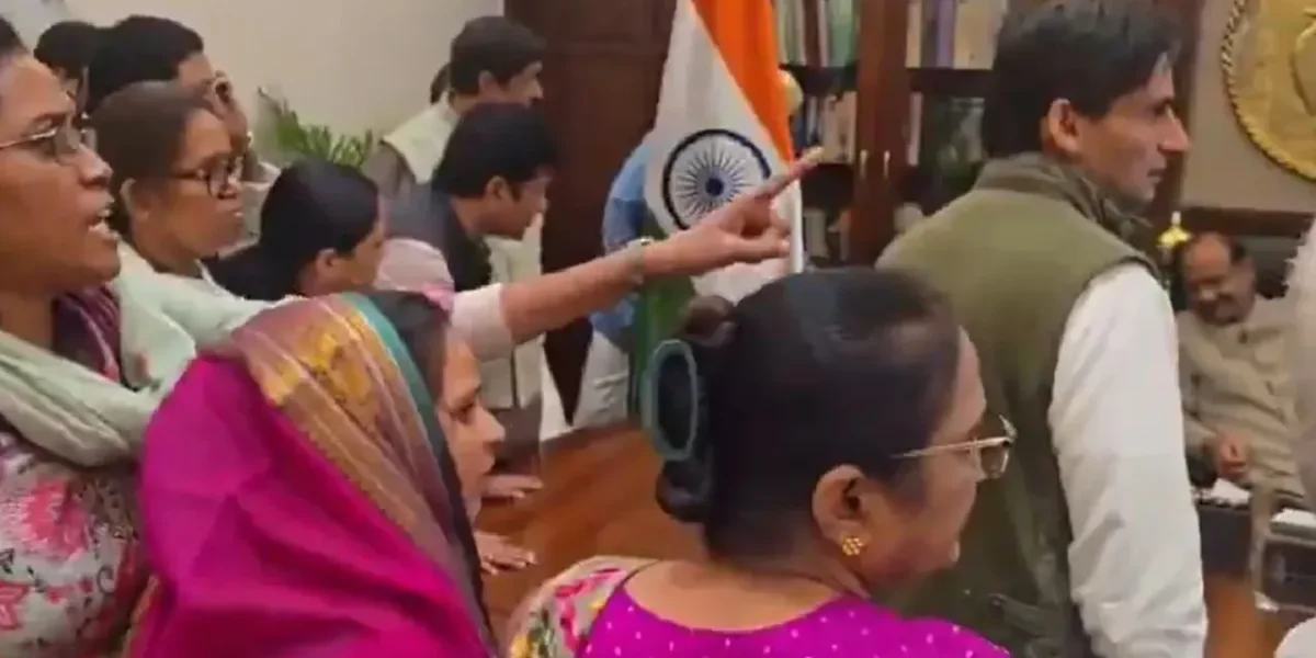 Rijiju drops video bomb, accuses congress MPs of abusing speaker and threatening PM