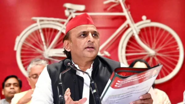 Akhilesh Yadav Promises Loan Waivers and 24-Hour Payments to Farmers if SP Forms Government in 2027