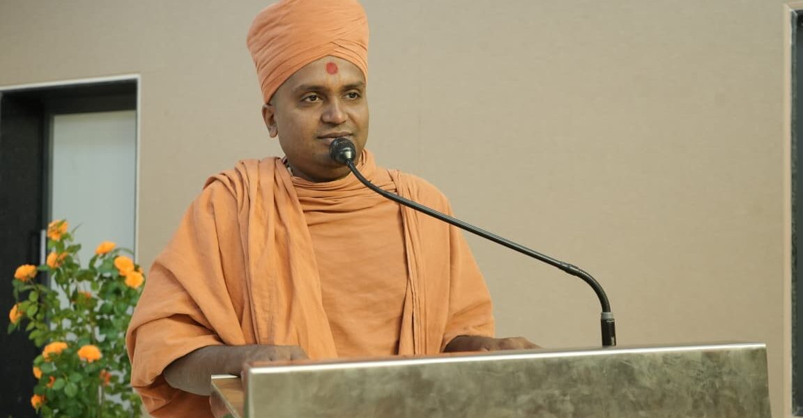 Blog by Achaljiivan Swami : Tales of Tradition – 02 : India… The Principal of the World and the Ocean of Knowledge
