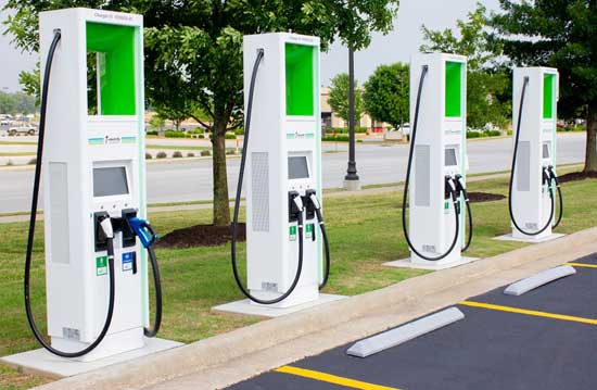 Gujarat Among India’s Top 8 States in EV Charging Infrastructure, With 2,789 Stations