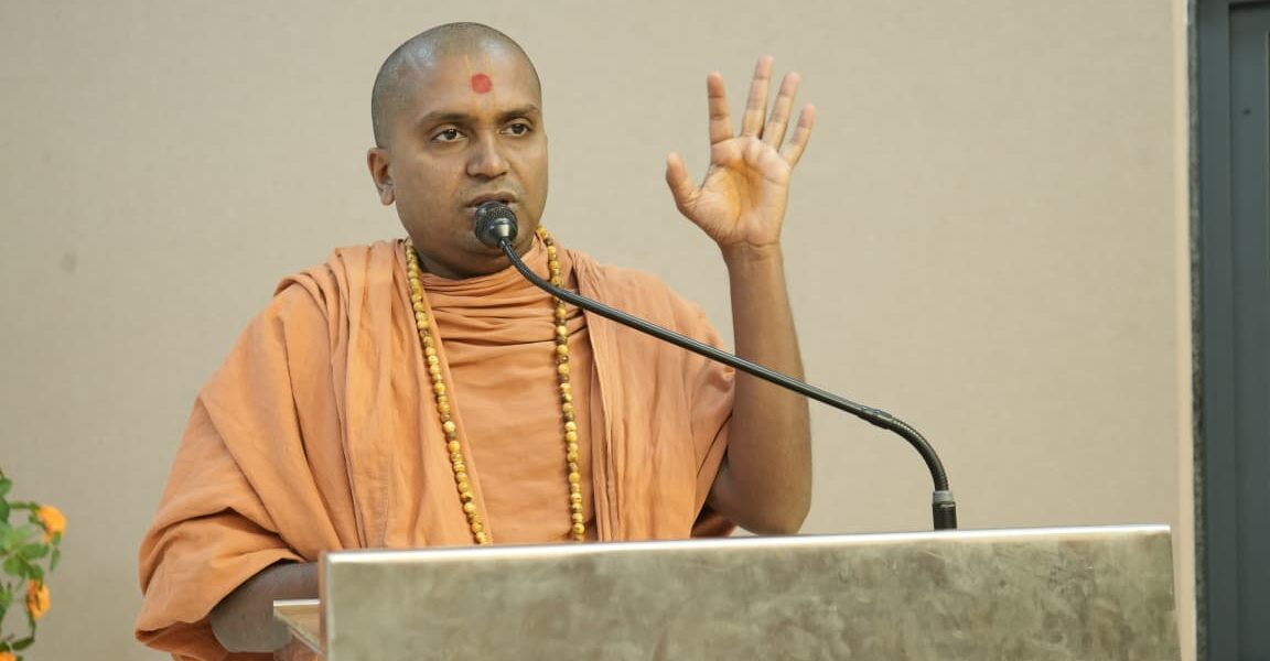 Blog by Achaljiivan Swami : Tales of Tradition – 07 : The Bright Purpose of Gurukul Education