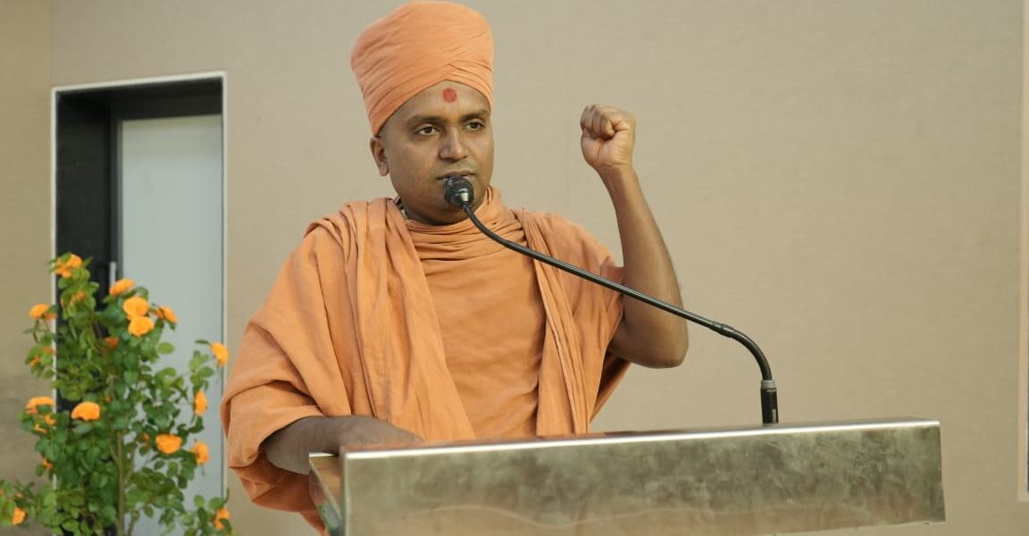 Blog by Achaljiivan Swami : Tales of Tradition – 04 : The Descent of Brahmavidya and the Dawn of the Gurukul Tradition