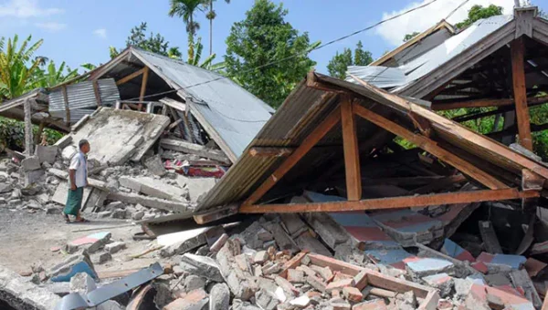 Indonesia Earthquake: 5.7-Magnitude Aftershock Hits Flores After Deadly 7.7 Quake