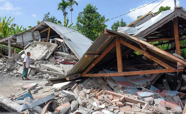 Indonesia Earthquake: 5.7-Magnitude Aftershock Hits Flores After Deadly 7.7 Quake