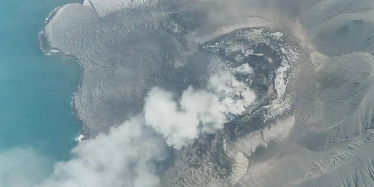Indonesia’s Anak Krakatau Erupts for 25 Hours, Volcanic Ash Disrupts Flights