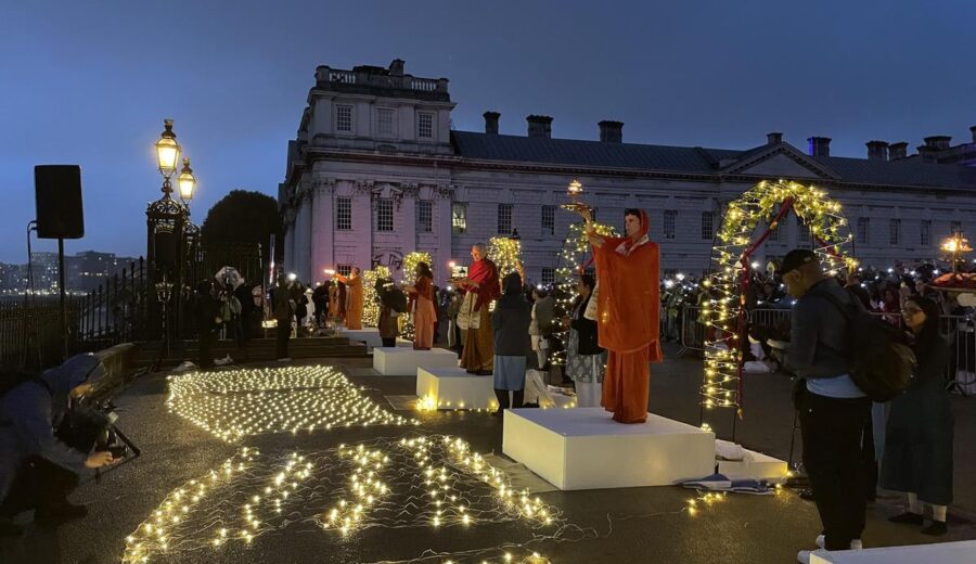 From Varanasi to London: Ganga Aarti Lights Up the Thames