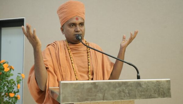 Blog by Achaljiivan Swami : Tales of Tradition – 10 : The Visionary Gurus of the Gurukul