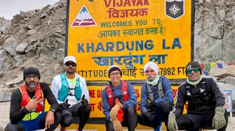 Six Vadodara Runners Complete Tough 72-Km Khardung La Challenge in Ladakh