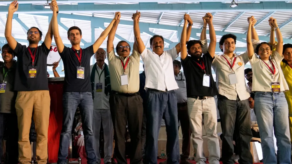 Dhruv Rathee, Prakash Raj Join Bengaluru Protest Against SIR, Demand CEC Gyanesh Kumar’s Resignation