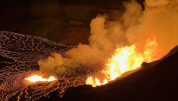 Hawaii’s Kilauea Volcano Erupts for 55th Time Since 2024, Lava Fountains Reach 700 Feet