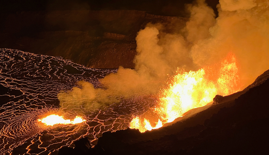 Hawaii’s Kilauea Volcano Erupts for 55th Time Since 2024, Lava Fountains Reach 700 Feet