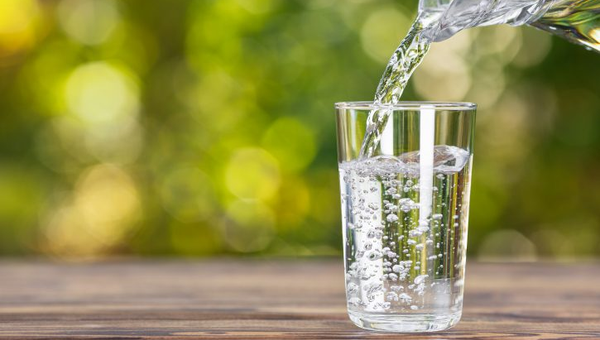 How Much Water Should You Drink Daily? Know the Right Way to Stay Hydrated
