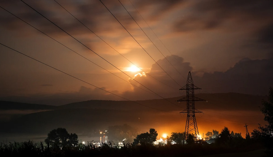 Gurugram Plunges into Darkness as 40,000 Electricity Workers Go on Strike