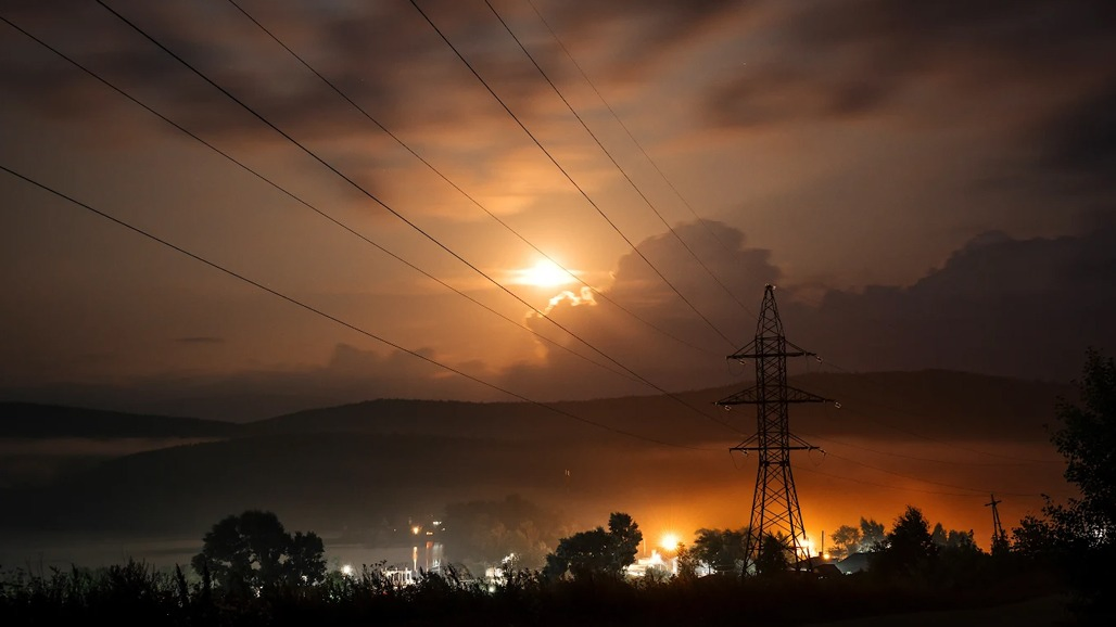 Gurugram Plunges into Darkness as 40,000 Electricity Workers Go on Strike