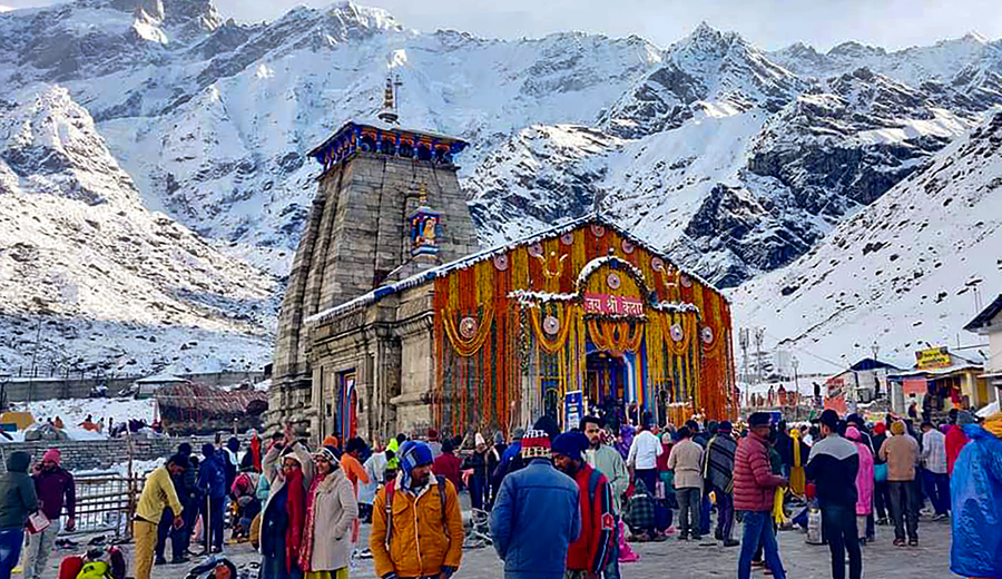 Yamunotri, Kedarnath Receive Season’s First Snowfall as Temperatures Drop