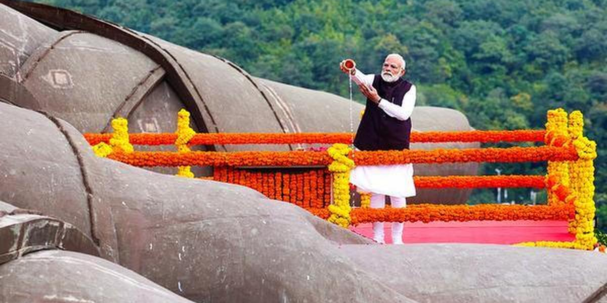 PM Modi Pays Tribute to Sardar Patel, Inaugurates Development Projects Worth ₹400 Crore in Gujarat