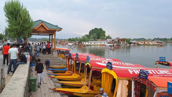 Kashmir Sizzles in October: Qazigund, Kokernag Shatter Decades-Old Heat Records