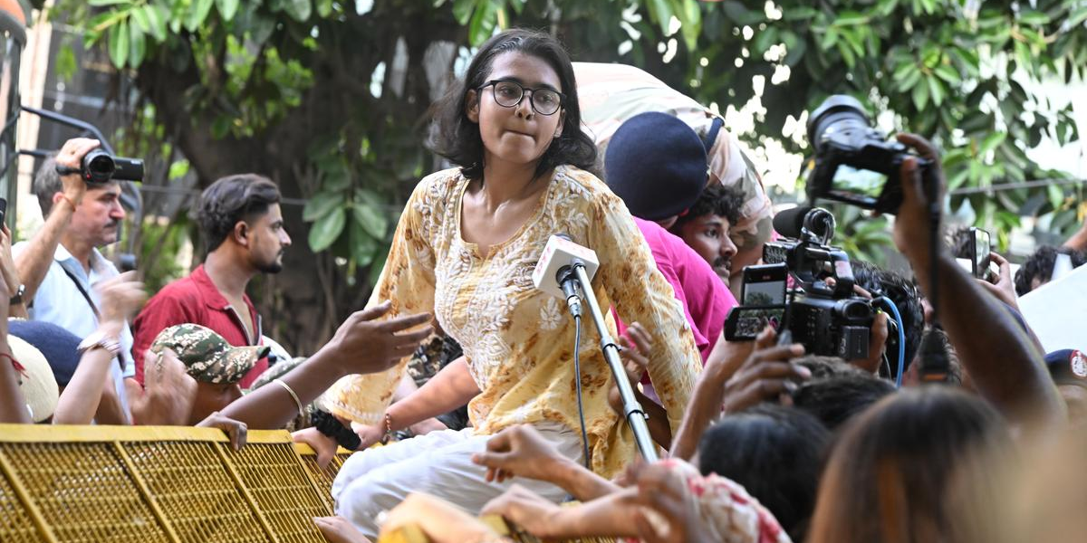 CEC Row Intensifies: Delhi Detentions Continue as Thackeray Cousins Lead Mumbai Protest